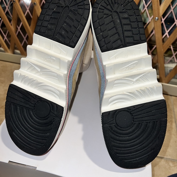 WMNS AIR JORDAN I JESTER XX UTILITY PACK Size 9 - Picture 7 of 9